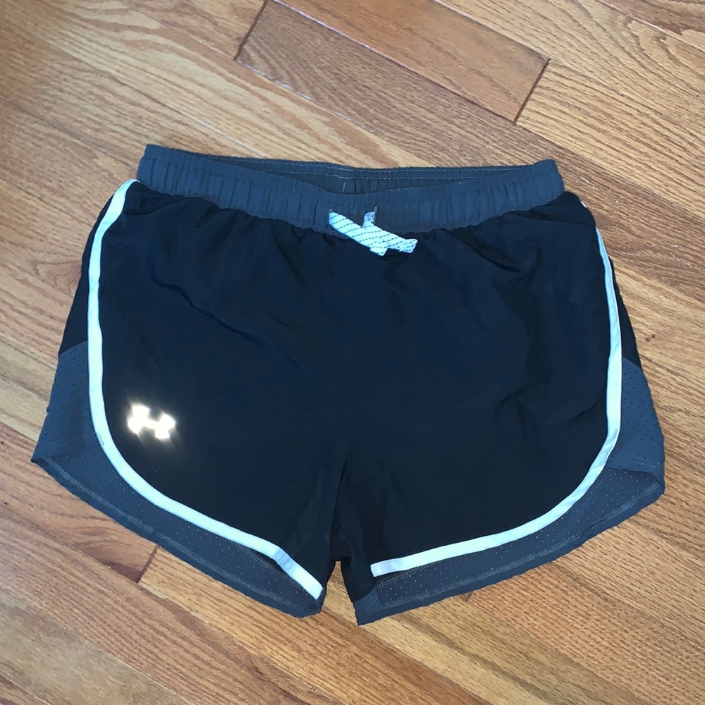 BLACK ATHLETIC SHORTS
